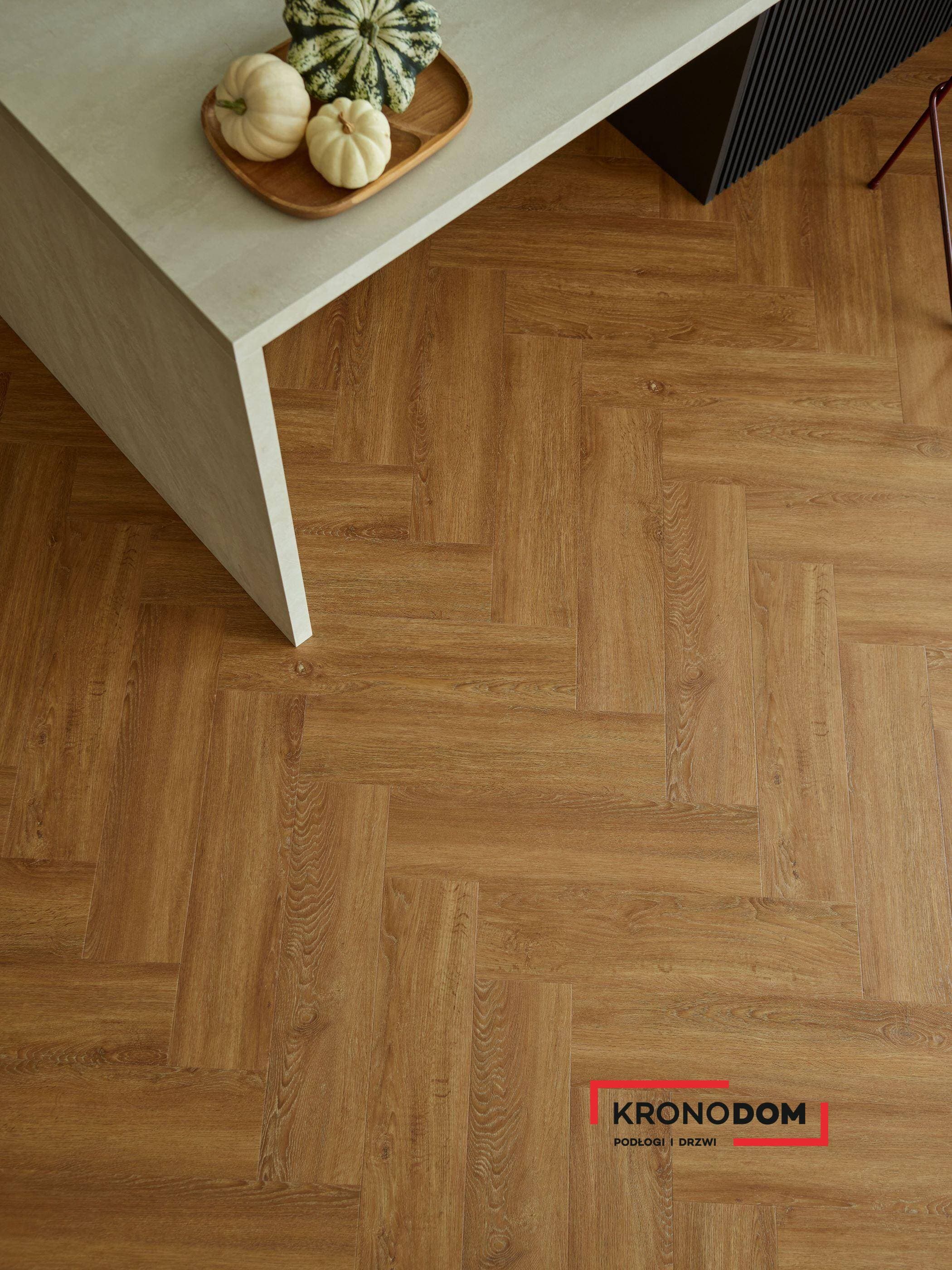 Panele winylowe VOX REGA HERRINGBONE phoenix oak 6067554 klasa 33, gr.6mm, 4V (1op.=16szt.=1,4018m2) jodełka 2
