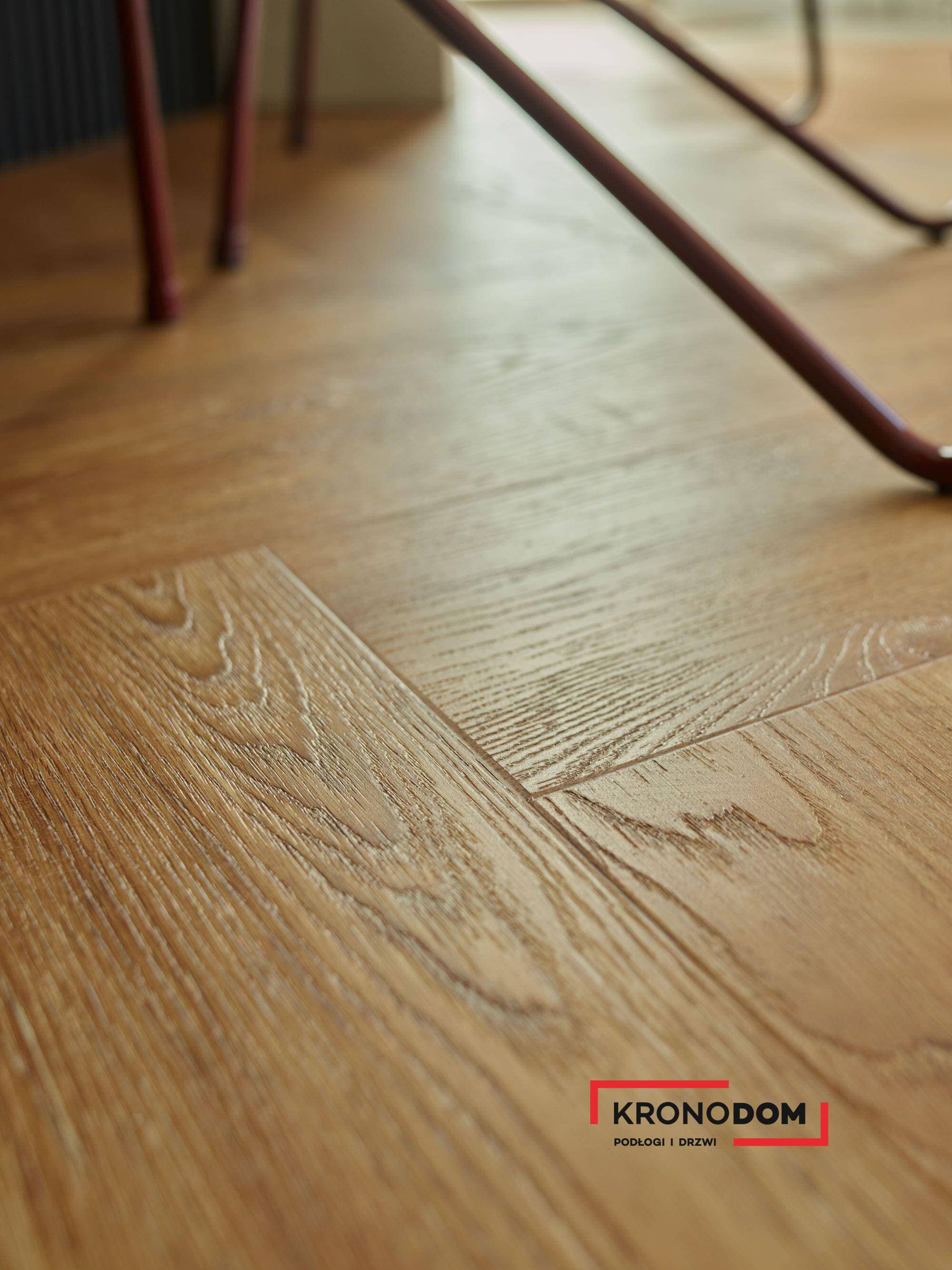 Panele winylowe VOX REGA HERRINGBONE phoenix oak 6067554 klasa 33, gr.6mm, 4V (1op.=16szt.=1,4018m2) jodełka 5