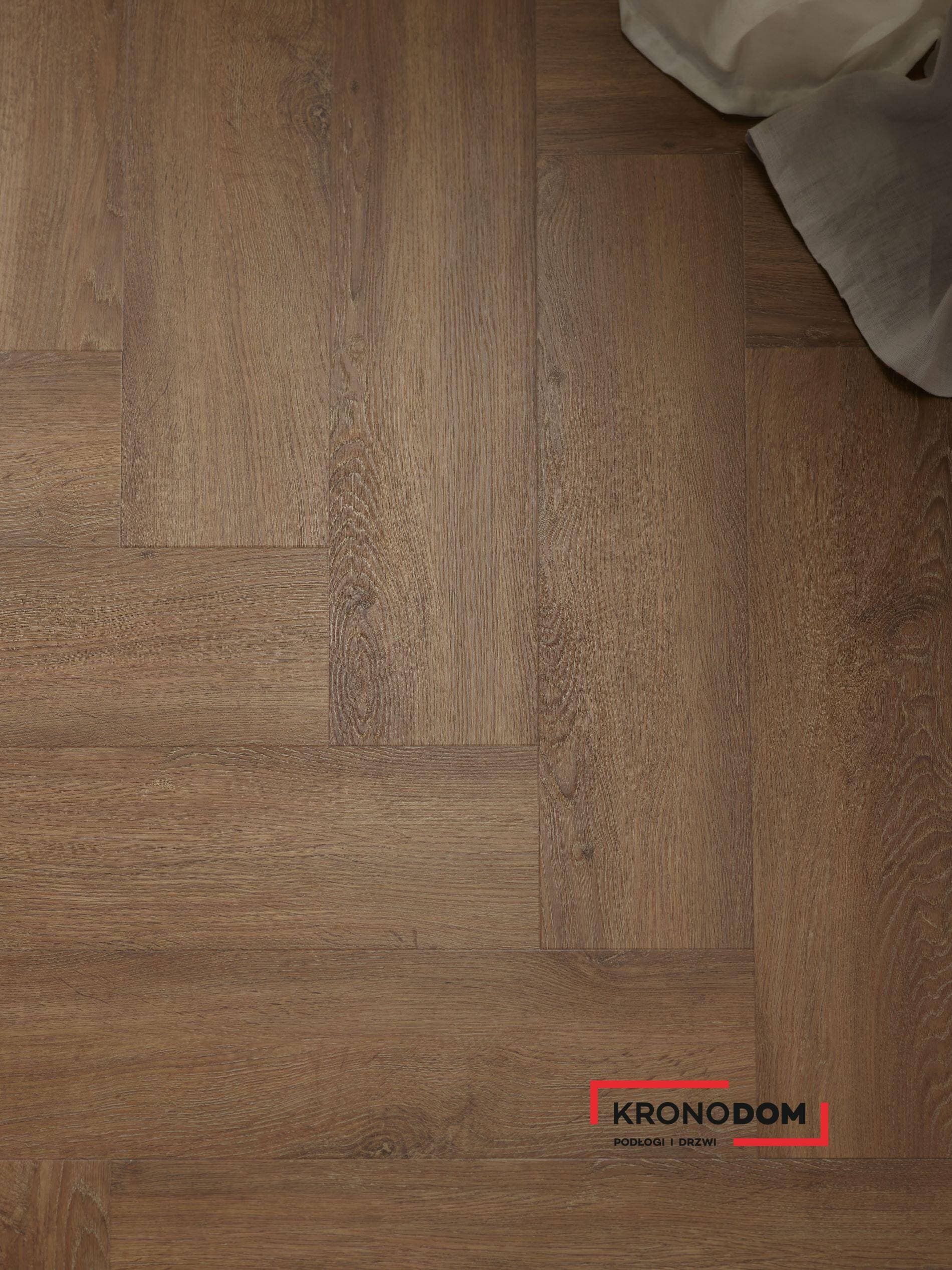 Panele winylowe VOX REGA HERRINGBONE nevada oak 6067555 klasa 33, gr.6mm, 4V (1op.=16szt.=1,4018m2) jodełka 7