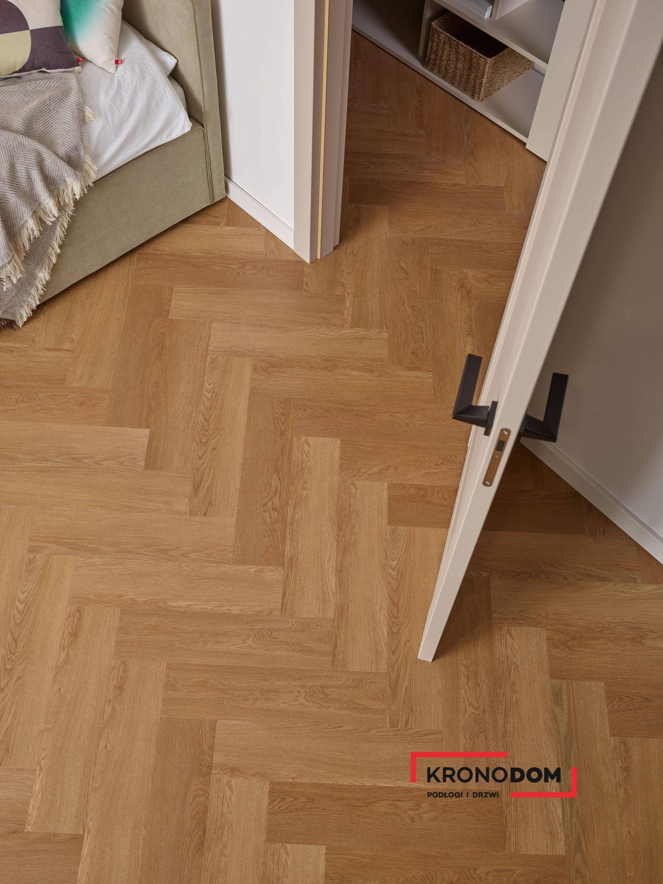 Panele winylowe VOX REGA HERRINGBONE montana oak 6067557 klasa 33, gr.6mm, 4V (1op.=16szt.=1,4018m2) jodełka 8