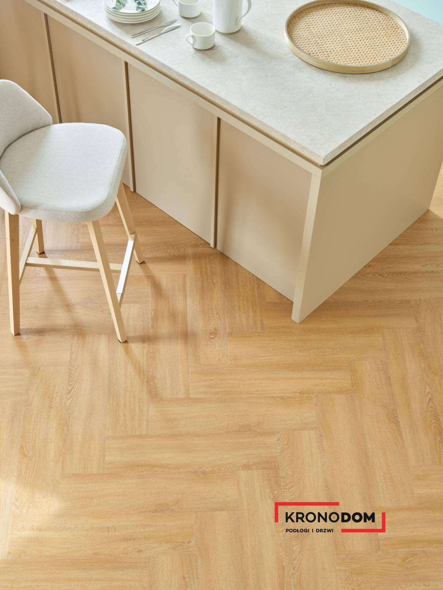 Panele winylowe VOX REGA HERRINGBONE utah oak 6067556 klasa 33, gr.6mm, 4V (1op.=16szt.=1,4018m2) jodełka 10
