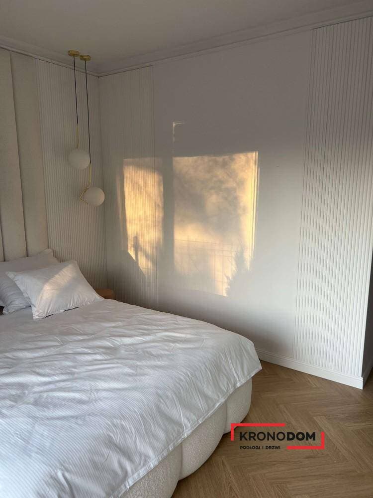 Panele podłogowe PREMIUM FLOOR MAISON+ dąb wersalski 87616 AC5, gr.8mm, 4V (1 opk.=24szt.=1,02m2) jodełka klepka A 6