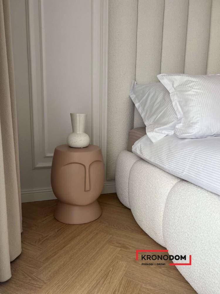 Panele podłogowe PREMIUM FLOOR MAISON+ dąb wersalski 87616 AC5, gr.8mm, 4V (1 opk.=24szt.=1,02m2) jodełka klepka A 8