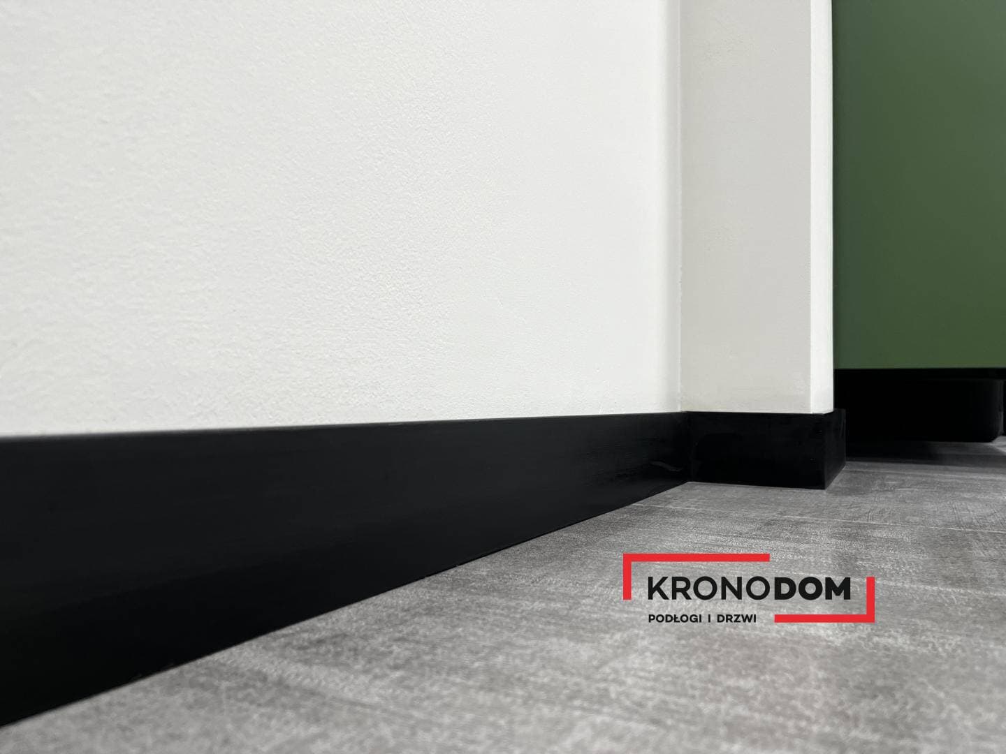 Listwa przypodłogowa ARBITON STIQ XL MONO czarny 200 wysokość 8 cm, szerokość krycia 1,5 cm, dł 2200mm [RAL 9005] 5