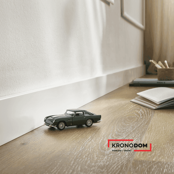 Listwa przypodłogowa ARBITON FORTINO biały 40 wysokość 8 cm, szerokość krycia 1,6 cm, dł 2200mm (RAL 9003)