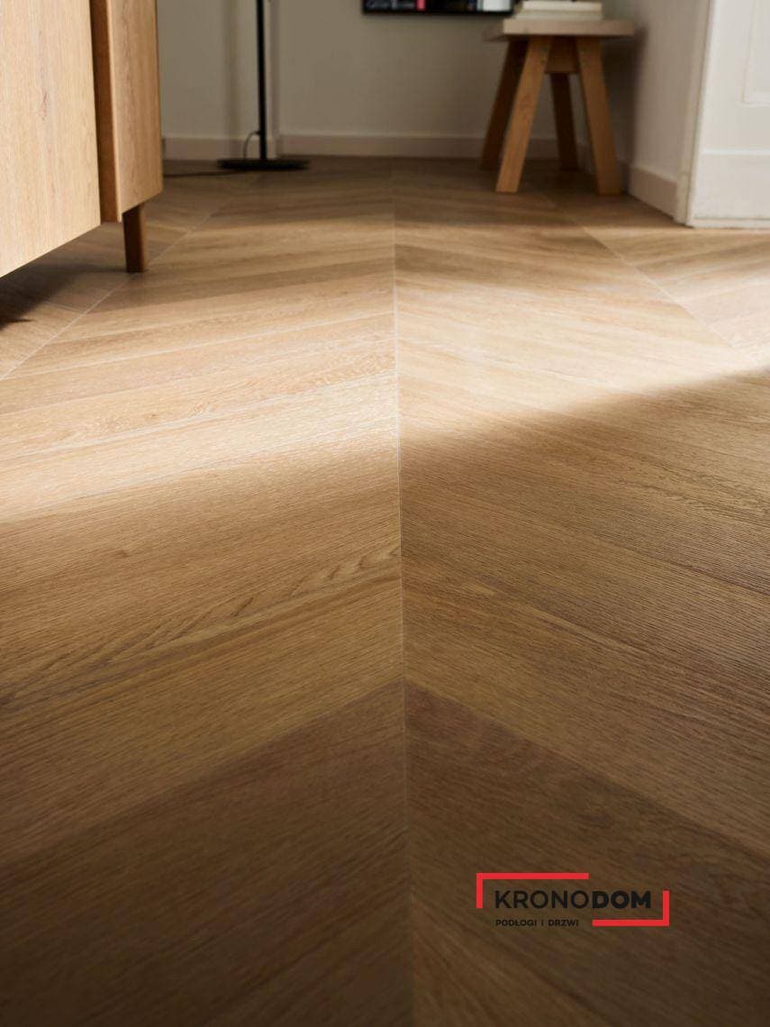 Panele winylowe VOX VINTRA CHEVRON SPC Nimes Oak 6077618 klasa 33, gr.6mm, 4V (1op=18szt.=1,35 m2) jodełka francuska 3