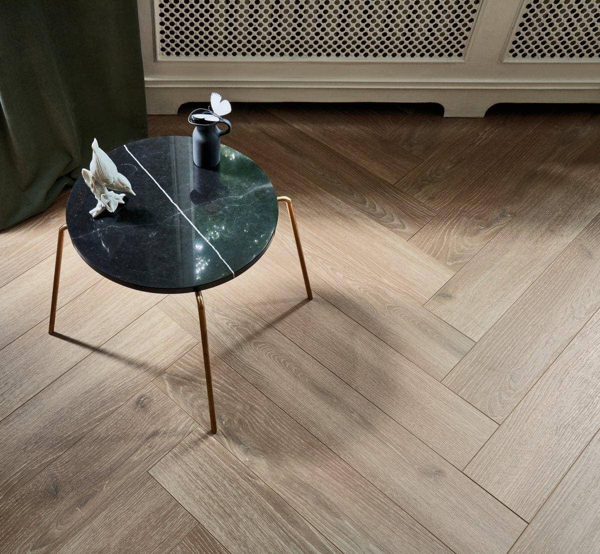 Panele podłogowe PARADOR TRENDTIME 3 oak skyline pearl grey 1747861 gr.8mm, AC4, 4V (1op=13szt.=1,595m2) jodełka 9