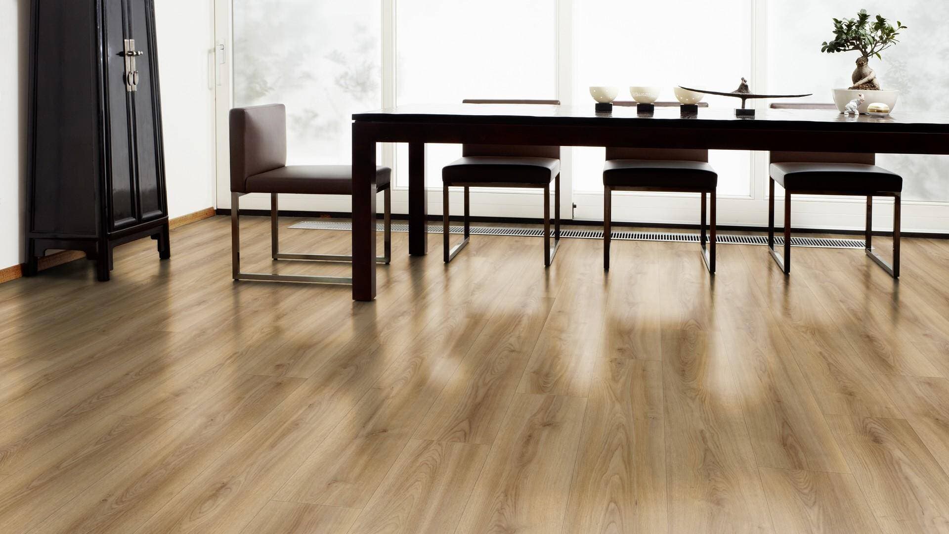 Panele podłogowe Kaindl NATURAL STANDARD PLANK AQUA PRO dąb cordoba elegante K2239, AC5, gr.8mm, 4V(1opk=9szt.=2,402m2) 5
