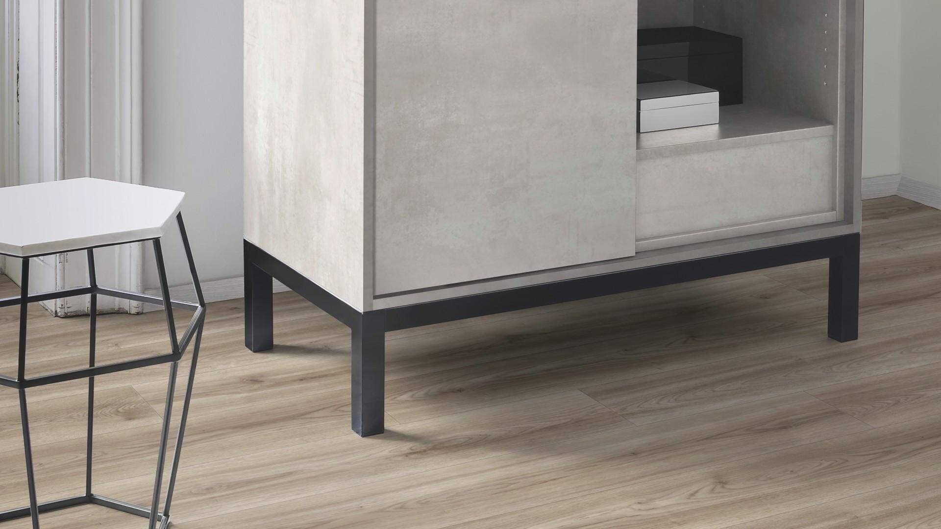 Panele podłogowe Kaindl NATURAL STANDARD PLANK AQUA PRO dąb cordoba moderno K2240, AC5, gr.8mm, 4V(1opk=9szt.=2,402m2) 12
