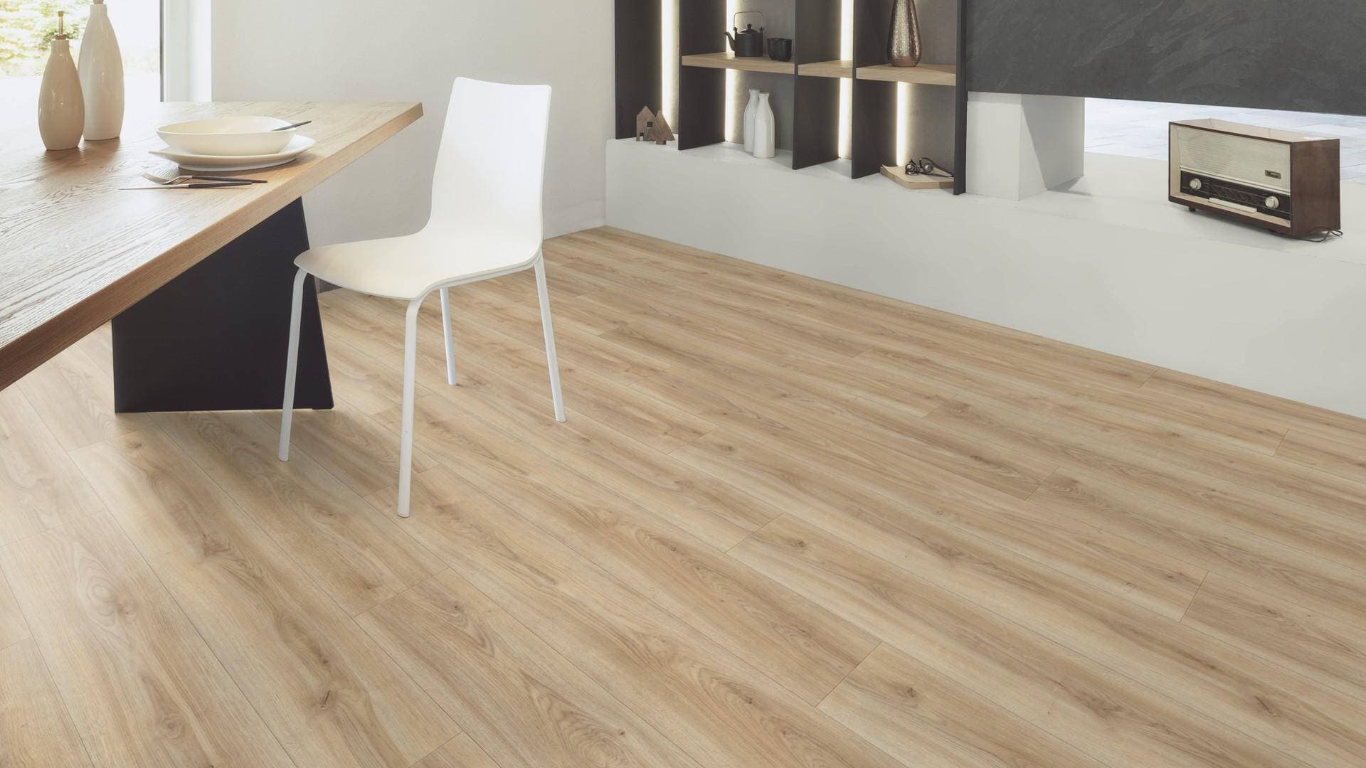 Panele podłogowe Kaindl NATURAL STANDARD PLANK AQUA PRO dąb cordoba crema K2241, AC5, gr.8mm, 4V(1opk=9szt.=2,402m2) 11