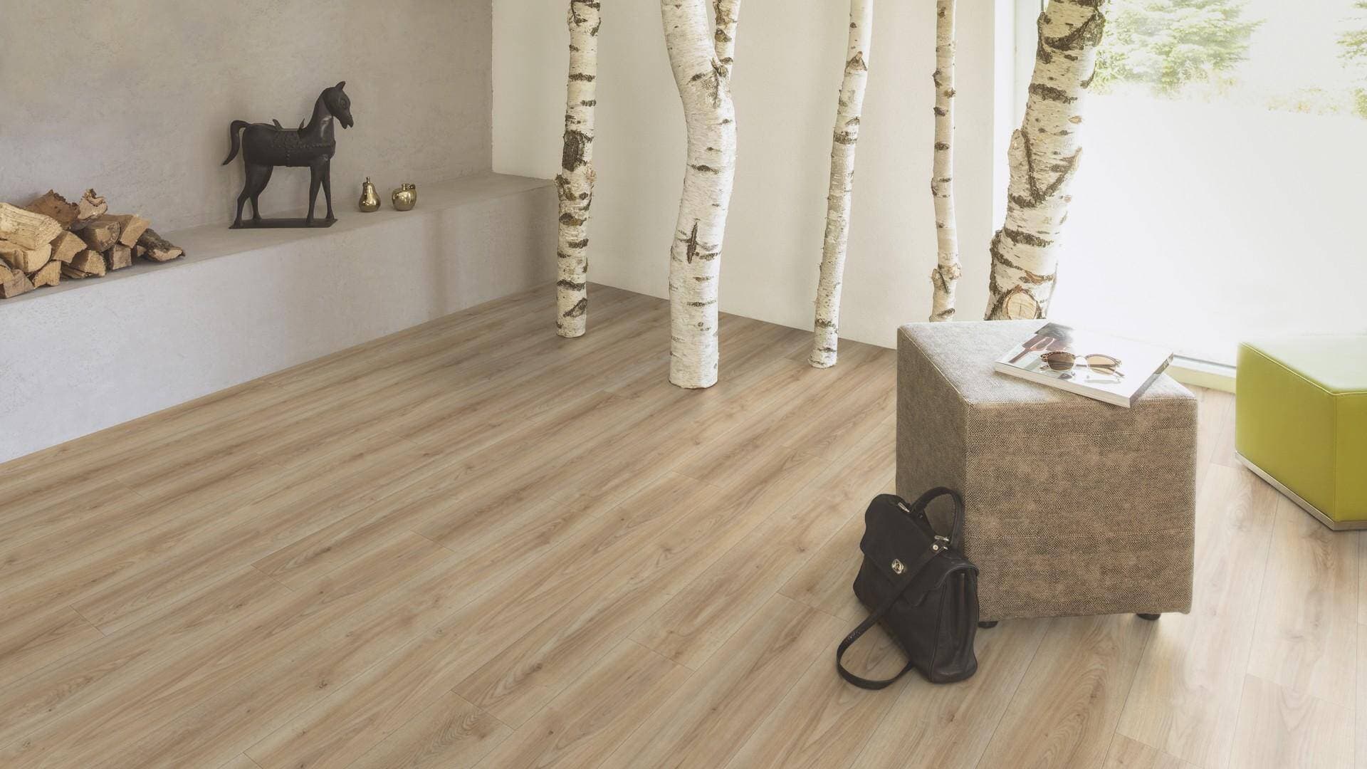Panele podłogowe Kaindl NATURAL STANDARD PLANK AQUA PRO dąb cordoba crema K2241, AC5, gr.8mm, 4V(1opk=9szt.=2,402m2) 12