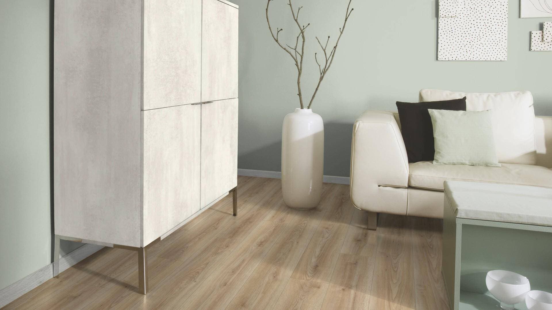 Panele podłogowe Kaindl NATURAL STANDARD PLANK AQUA PRO dąb cordoba crema K2241, AC5, gr.8mm, 4V(1opk=9szt.=2,402m2) 14