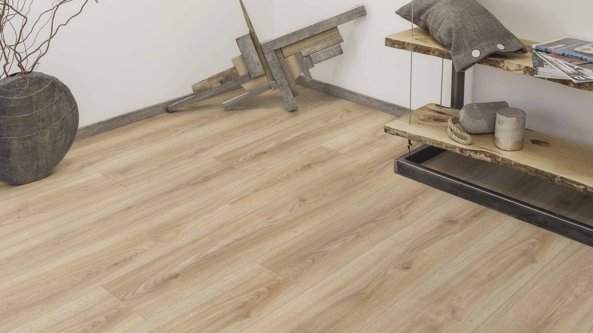 Panele podłogowe Kaindl NATURAL STANDARD PLANK AQUA PRO dąb cordoba crema K2241, AC5, gr.8mm, 4V(1opk=9szt.=2,402m2) 15