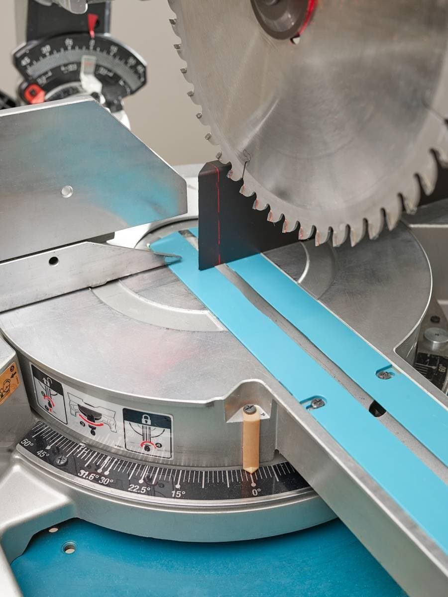 Listwa przypodłogowa VOX ESPUMO 401 biała wysokość 10 cm, szerokość krycia 1,6 cm dł 2400cm 13