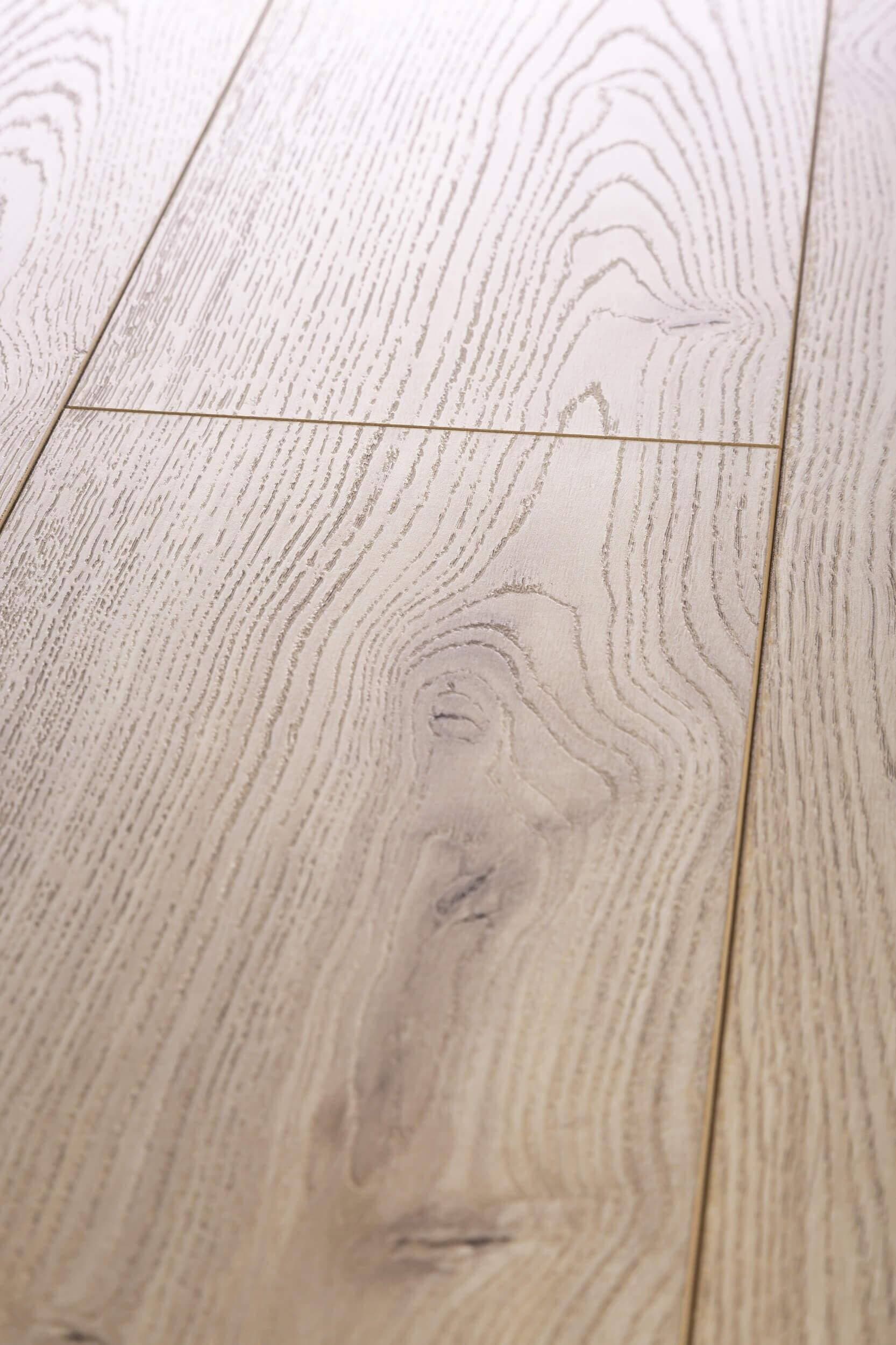 Panele podłogowe PREMIUM FLOOR ULTRA PLUS dąb klasyczny 87719 AC5, gr.8mm, 4V (1 opk.=9szt.=2,179m2) 4