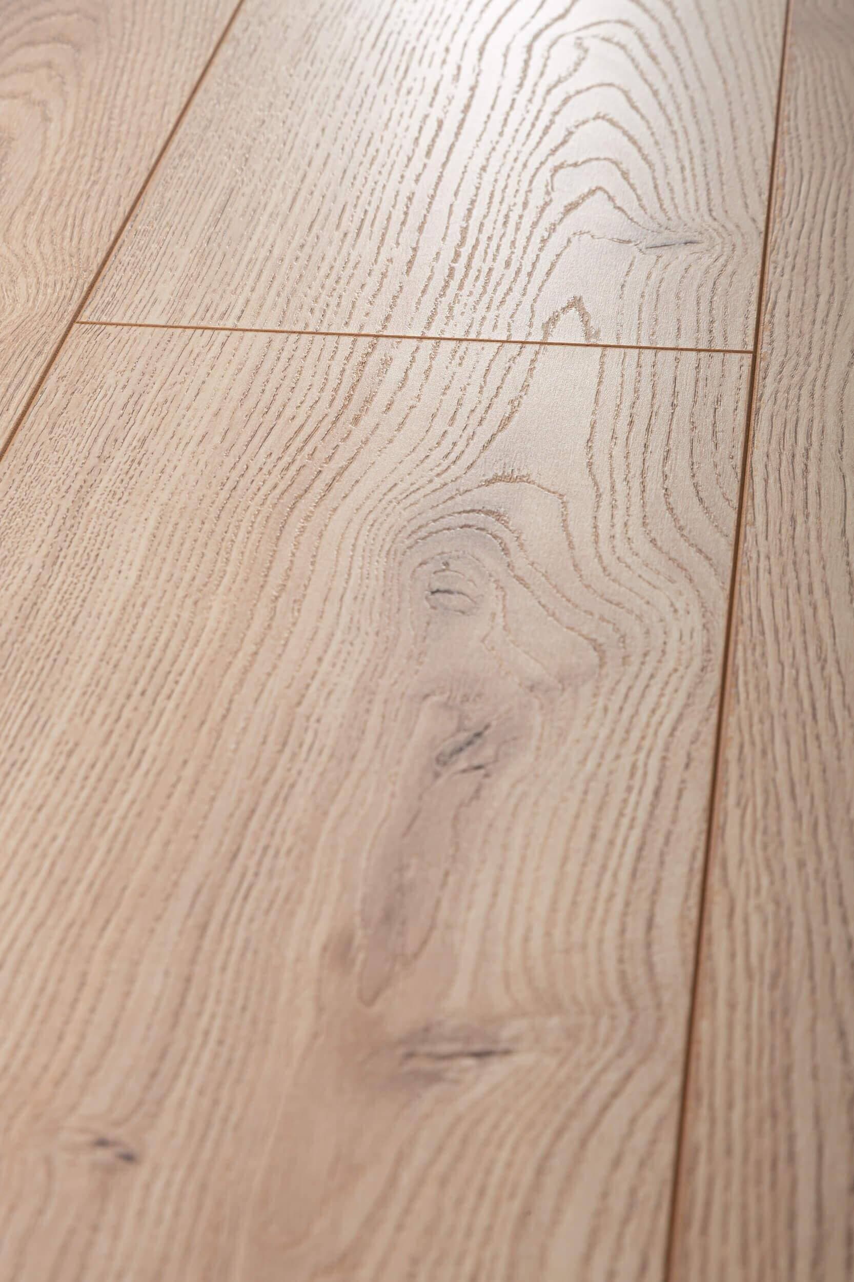 Panele podłogowe PREMIUM FLOOR ULTRA PLUS dąb klasyczny 87719 AC5, gr.8mm, 4V (1 opk.=9szt.=2,179m2) 5