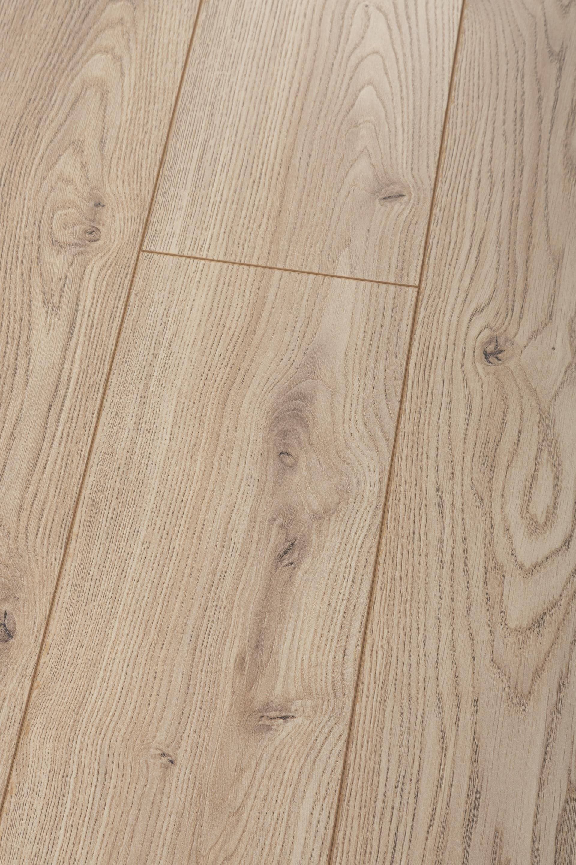 Panele podłogowe PREMIUM FLOOR ULTRA PLUS dąb klasyczny 87719 AC5, gr.8mm, 4V (1 opk.=9szt.=2,179m2) 6