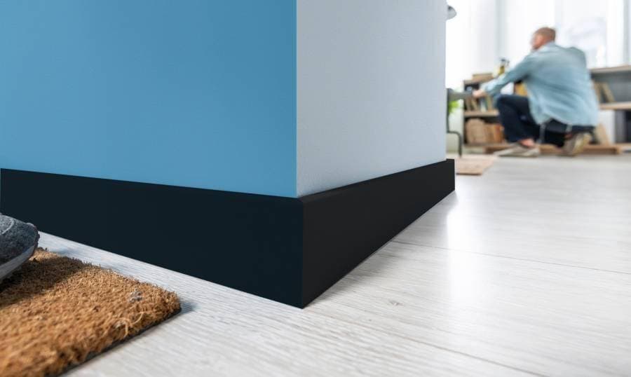 Listwa przypodłogowa VOX ESPUMO 406 czarna wysokość 10 cm, szerokość krycia 1,6 cm dł 2400cm 14
