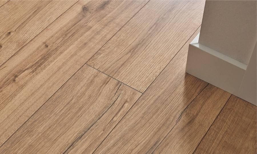 Listwa przypodłogowa VOX ESPUMO 501 biała wysokość 12 cm, szerokość krycia 1,6 cm dł 2400cm 10