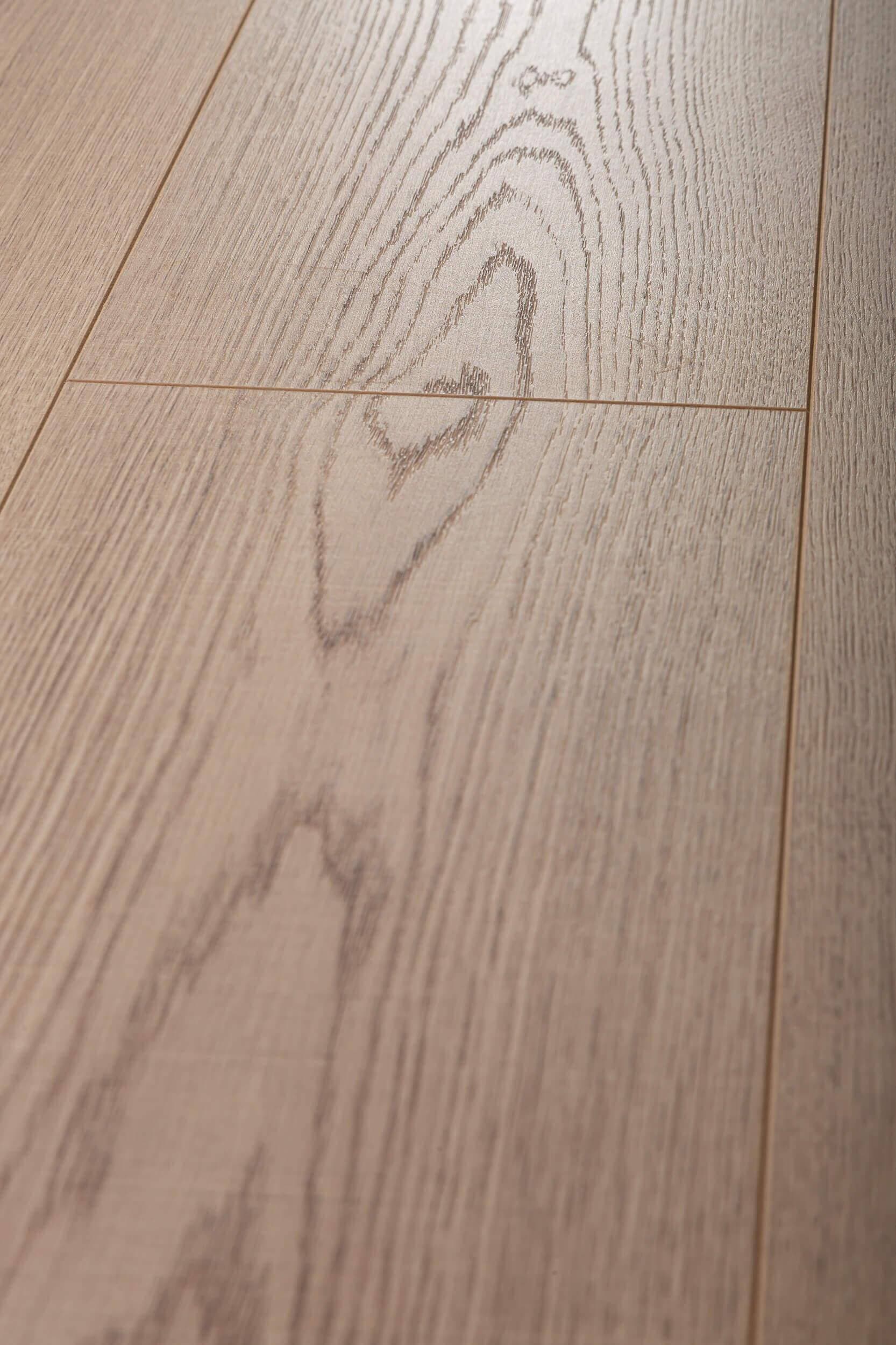 Panele podłogowe PREMIUM FLOOR ULTRA PLUS dąb szlachetny 88492 AC5, gr.8mm, 4V (1 opk.=9szt.=2,179m2) 2