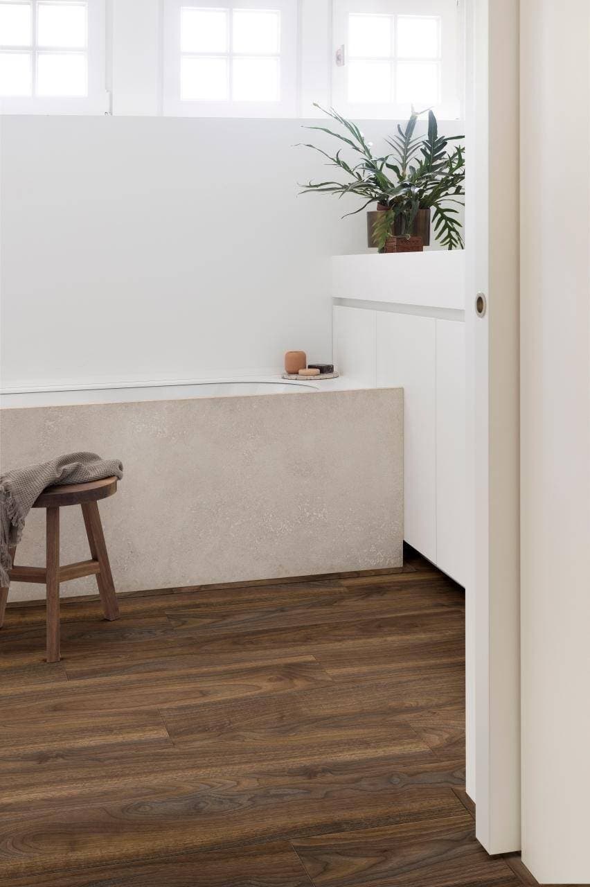 Panele winylowe MODULEO ROOTS 55 English Walnut 20896 klasa 33, gr.2,5mm (1opk.=10szt.=3,21m2) panel XL 3