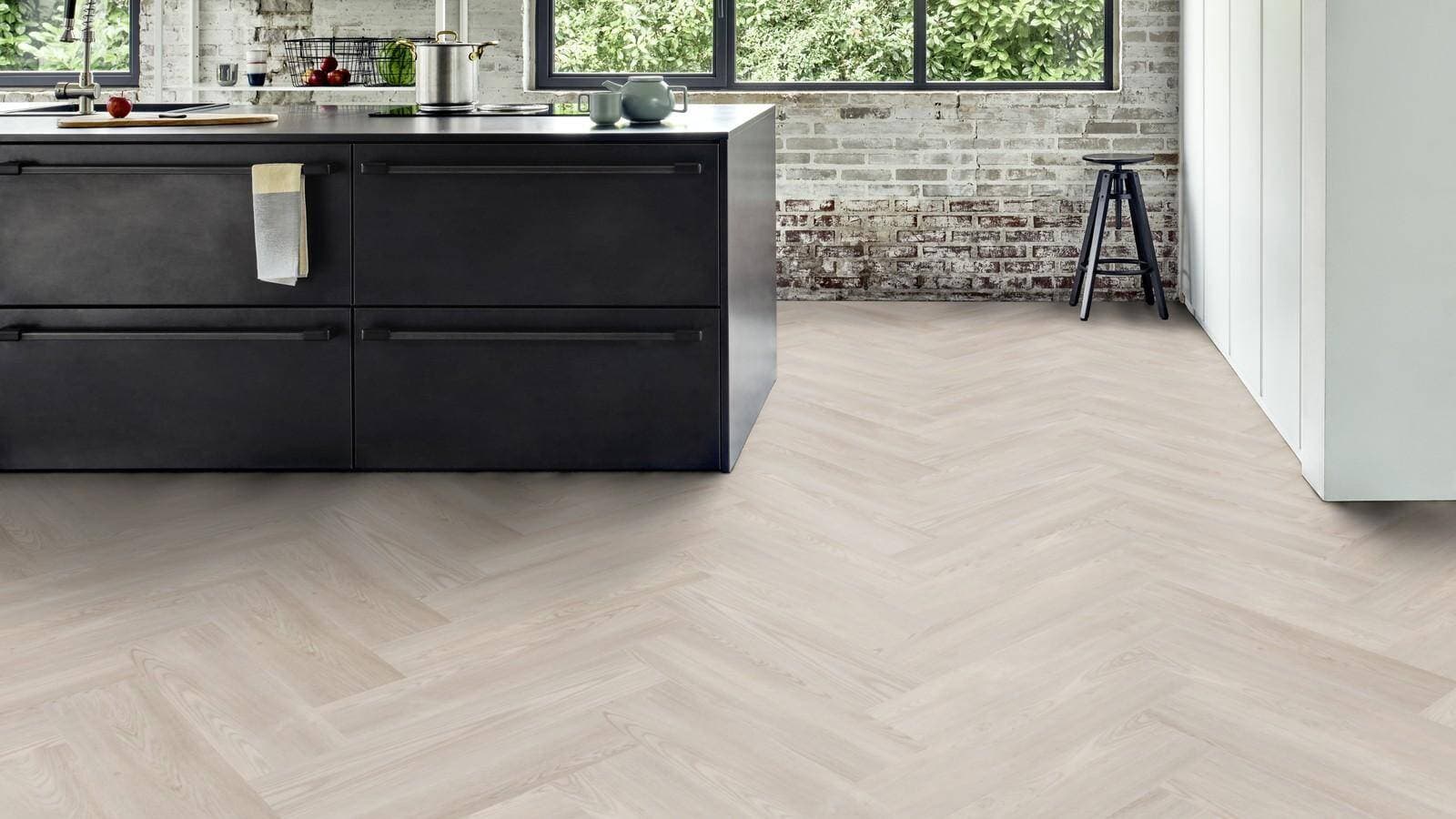 Panele winylowe MODULEO ROOTS 55 Mexican Ash 20216 gr.2,5mm (1opk.=24szt.=2,40m2) jodełka 7