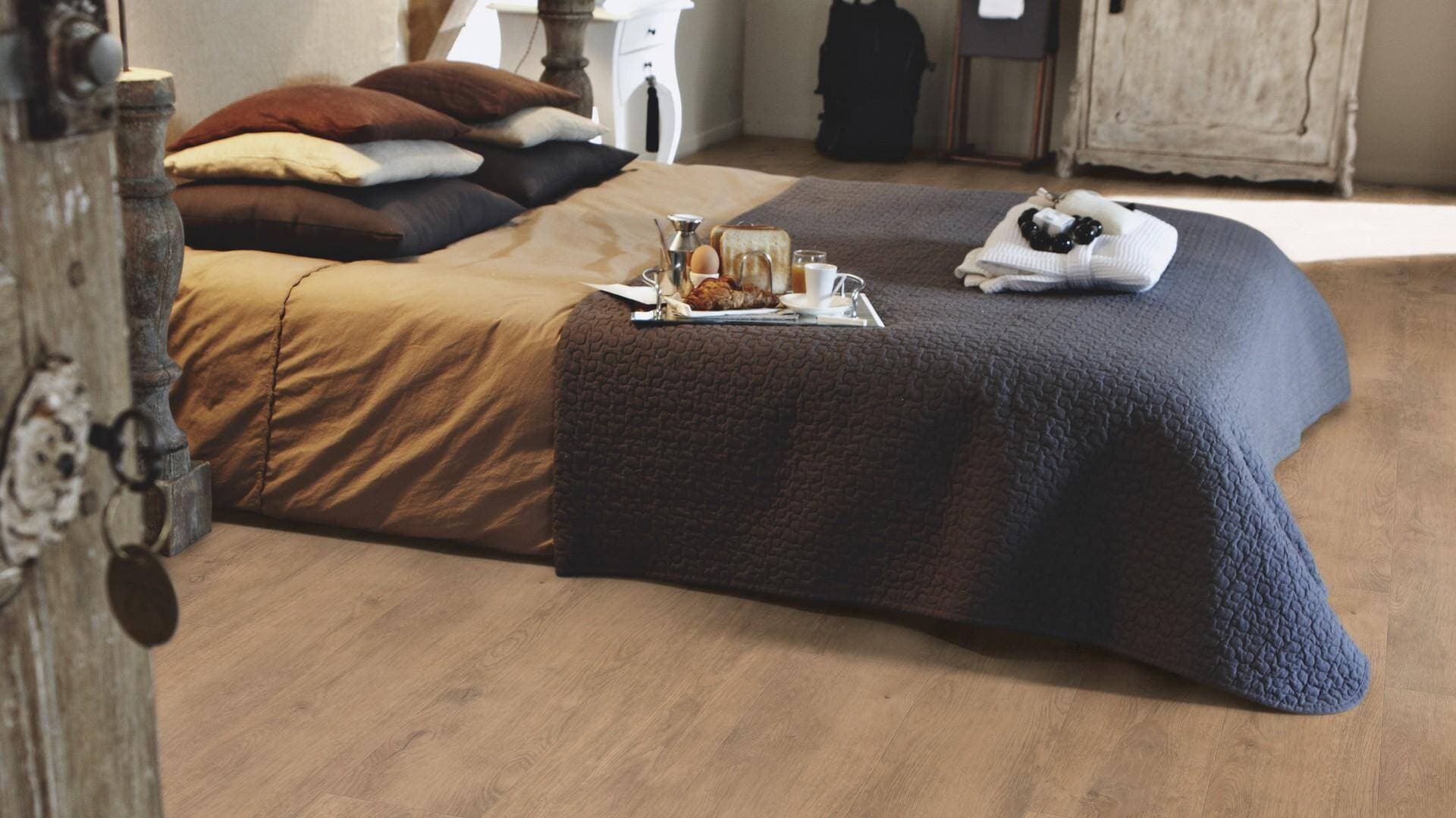 Panele winylowe Tarkett STARFLOOR ULTIMATE 55 weathered oak natural 35992007 gr.6,5mm, 4V (1opk.=6szt.=1,281m2) 5