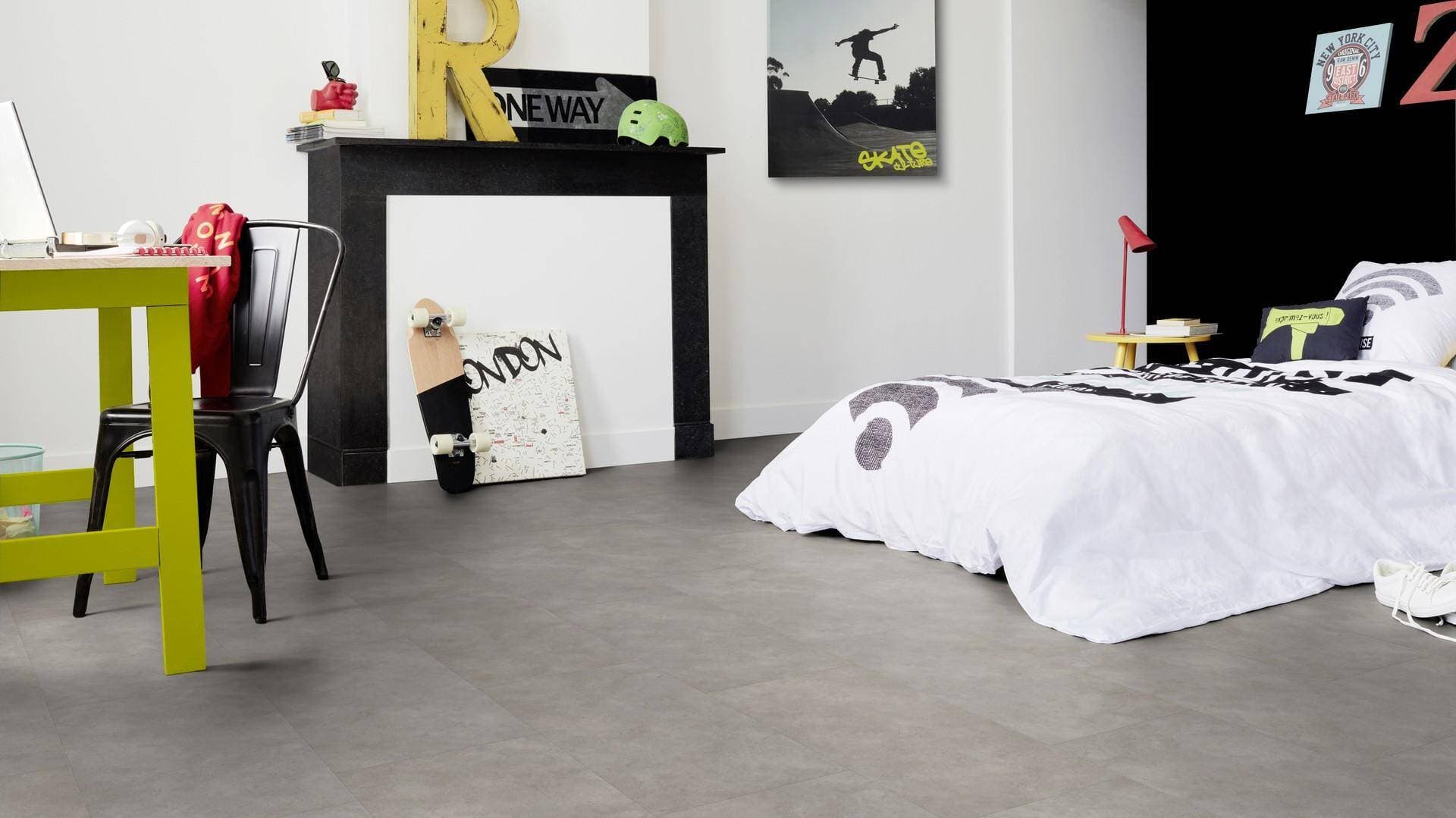Panele winylowe Tarkett STARFLOOR ULTIMATE 55 timeless concrete light grey 35993020 gr.6,5mm, 4V (1opk.=7szt.=1,26m2) płytki 5
