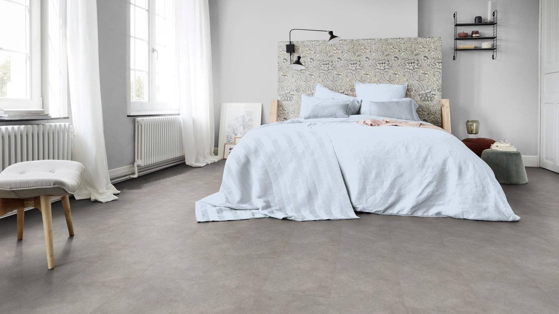 Panele winylowe Tarkett STARFLOOR ULTIMATE 55 timeless concrete light grey 35993020 gr.6,5mm, 4V (1opk.=7szt.=1,26m2) płytki 6