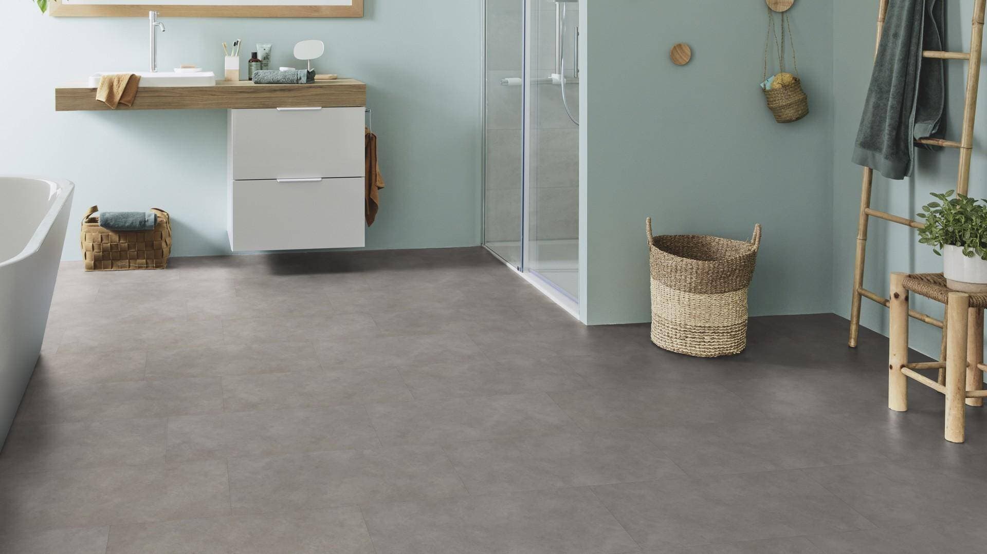 Panele winylowe Tarkett STARFLOOR ULTIMATE 55 timeless concrete light grey 35993020 gr.6,5mm, 4V (1opk.=7szt.=1,26m2) płytki 16