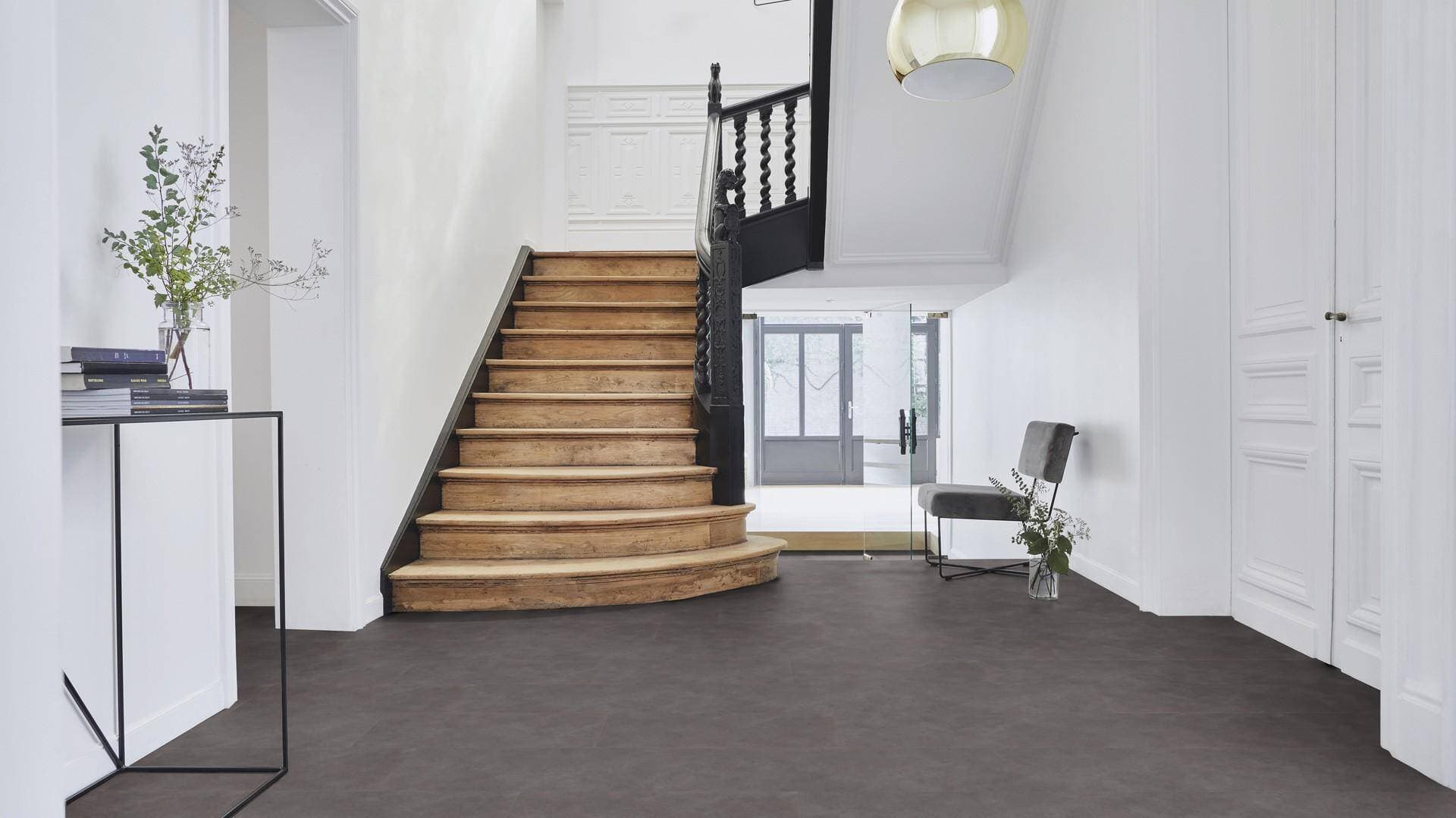 Panele winylowe Tarkett STARFLOOR ULTIMATE 55 timeless concrete antracite 35993021 gr.6,5mm, 4V (1opk.=7szt.=1,26m2) płytki 3