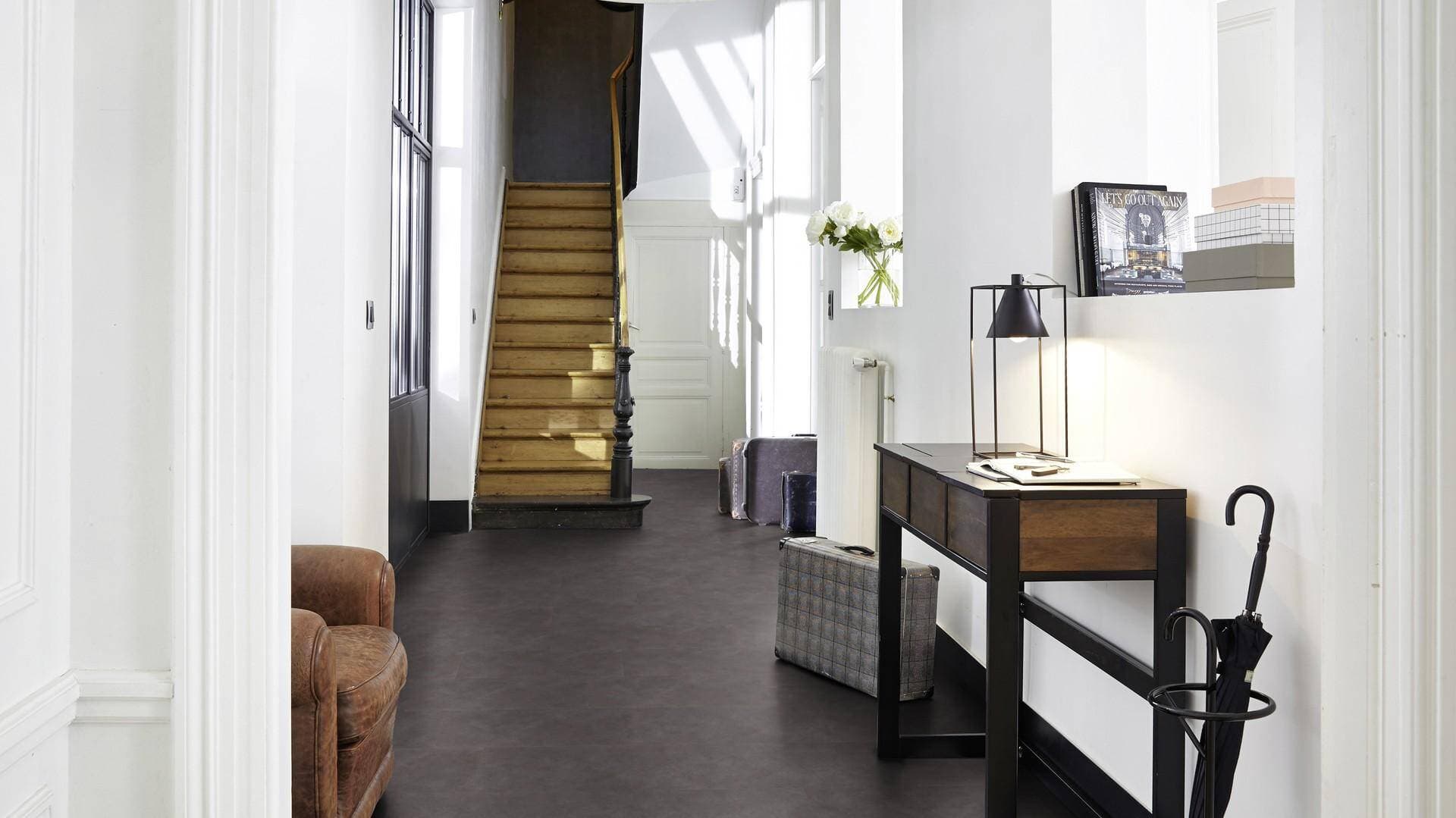 Panele winylowe Tarkett STARFLOOR ULTIMATE 55 timeless concrete antracite 35993021 gr.6,5mm, 4V (1opk.=7szt.=1,26m2) płytki 7