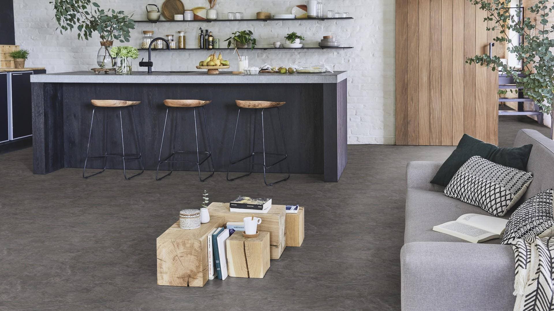 Panele winylowe Tarkett STARFLOOR ULTIMATE 55 old stone antracite 35993023 gr.6,5mm, 4V (1opk.=7szt.=1,26m2) płytki 18
