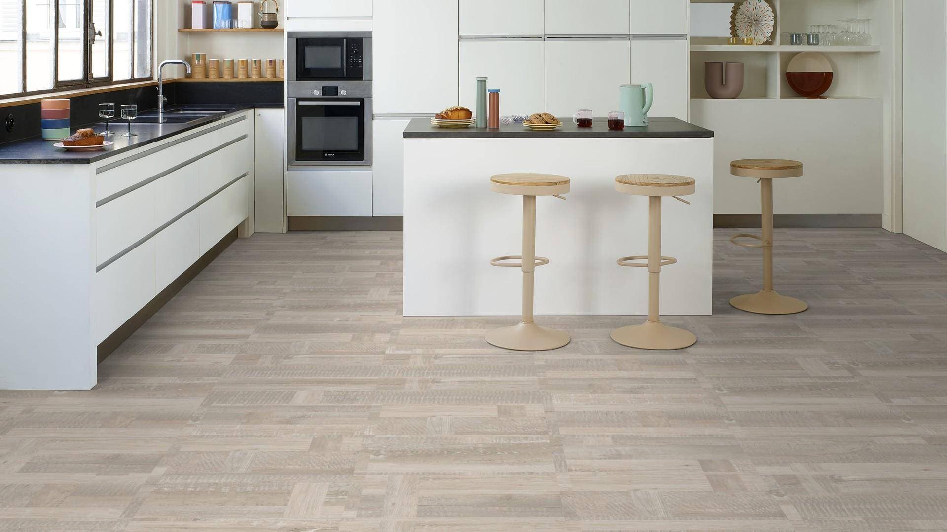 Panele winylowe Tarkett ELEGANCE RIGID 55 patchwork white 280008017 klasa 33, gr.5,5mm, 4V (1opk.=11szt.=2,2528m2) płytki 3