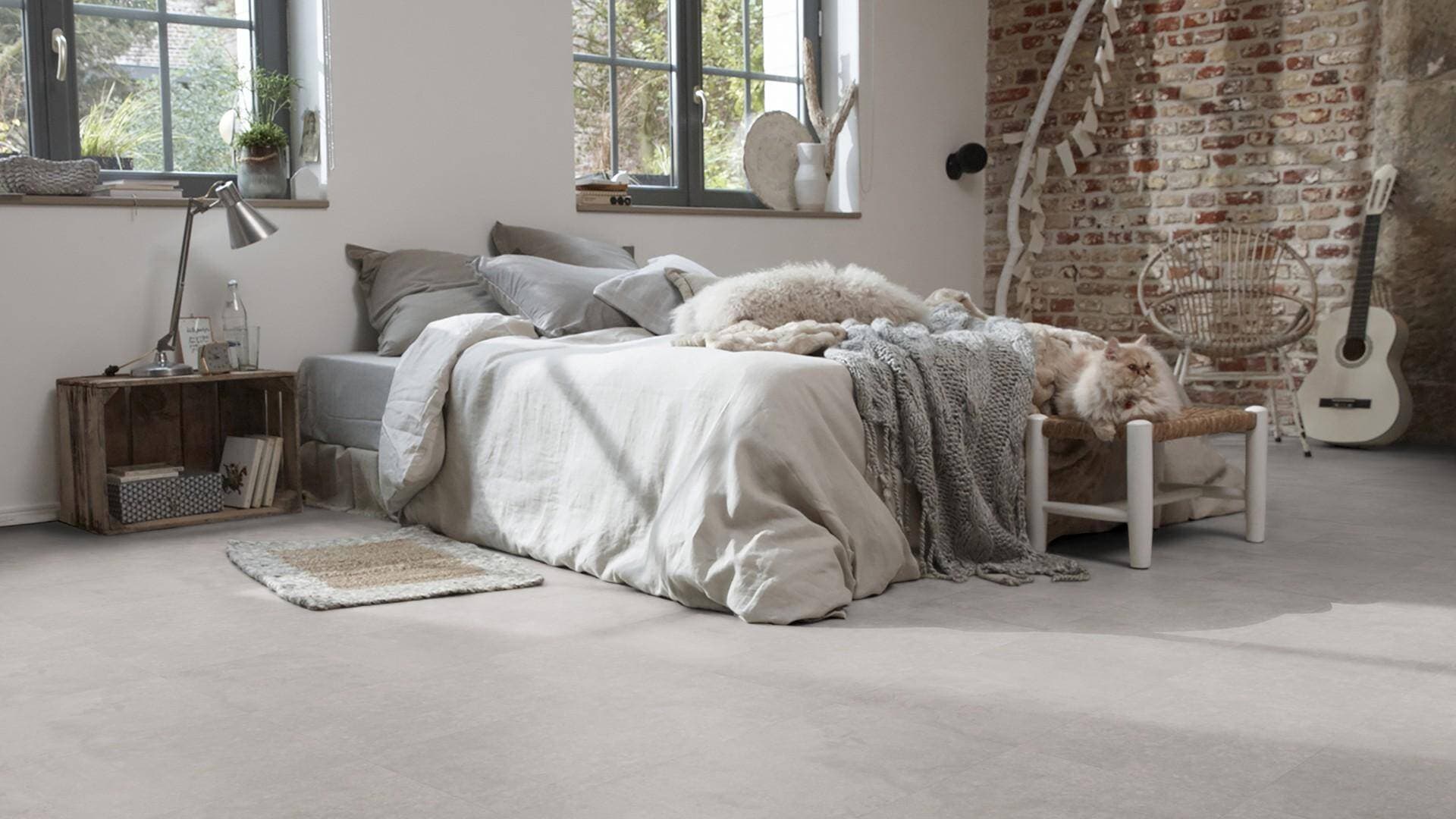 Panele winylowe Tarkett ELEGANCE RIGID 55 polished concrete indium 280008019 klasa 33, gr.5,5mm, 4V (1opk.=11szt.=2,2528m2) płytki 18