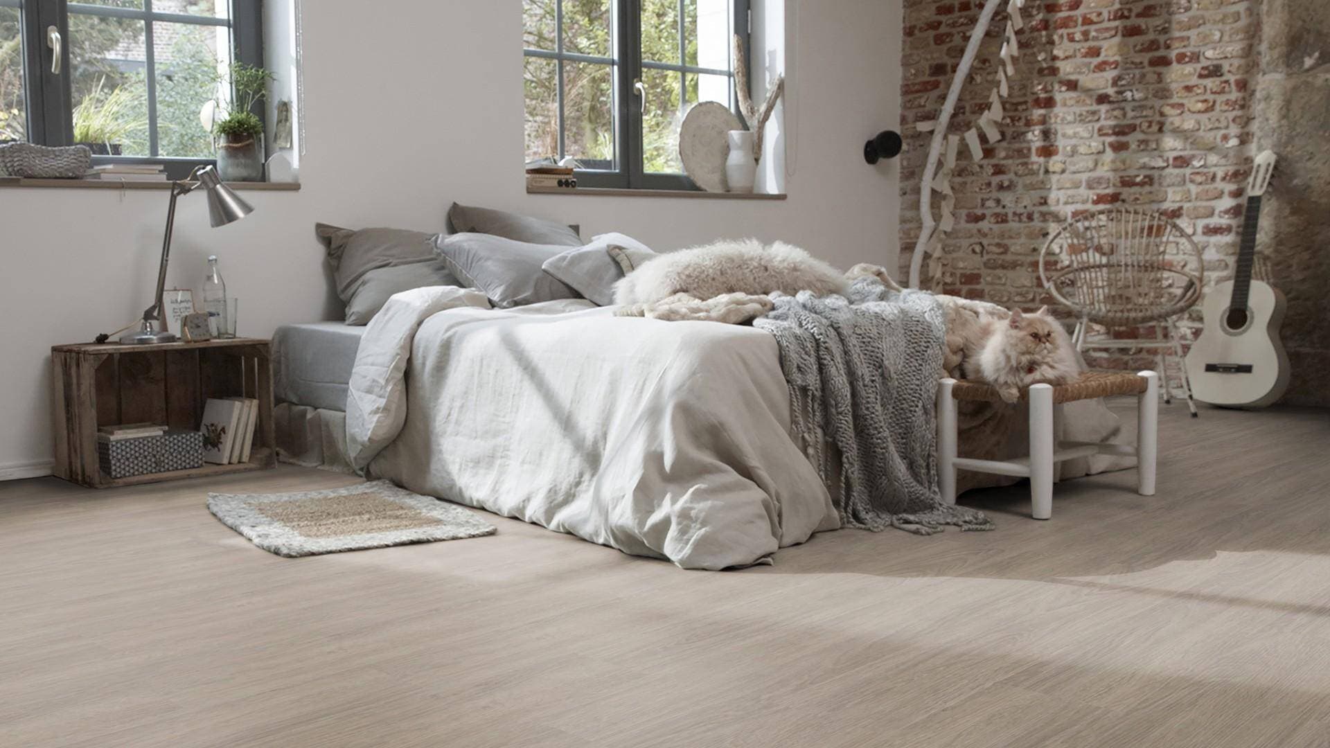 Panele winylowe Tarkett ESSENCE RIGID 55 cool oak light beige 260030002 klasa 33, gr.5mm, 4V (1opk.=9szt.=2,17m2) 12