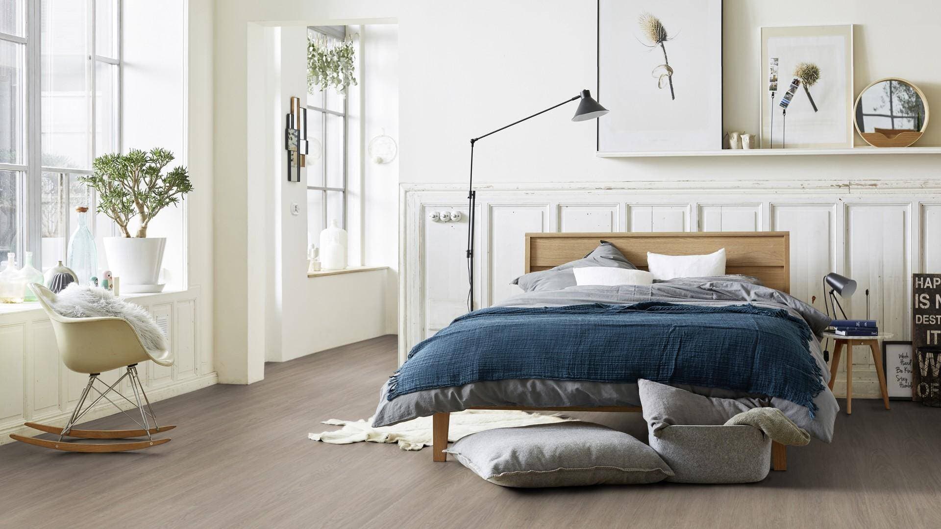 Panele winylowe Tarkett ESSENCE RIGID 30 cool oak light beige 260032002 klasa 31, gr.5mm, 4V (1opk.=9szt.=2,17m2) 3