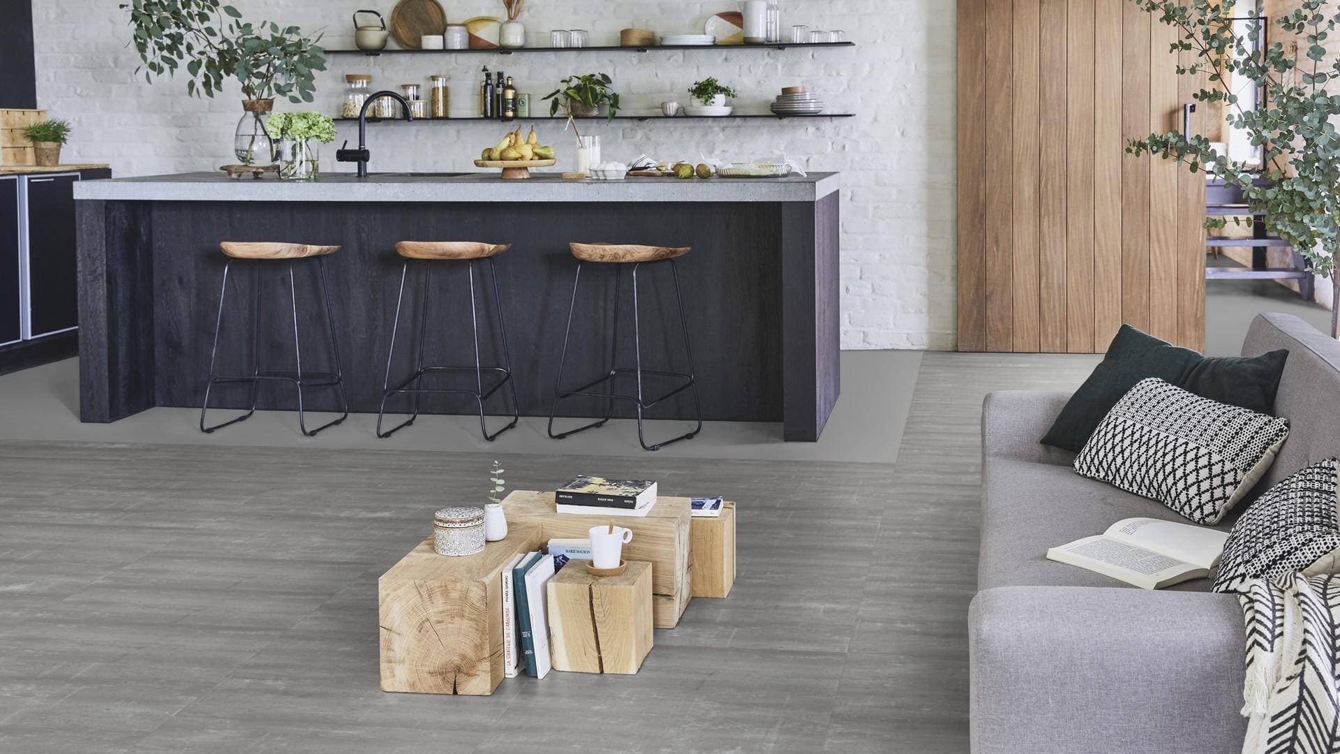 Panele winylowe Tarkett ESSENCE RIGID 30 scratched cement grey 260033010 klasa 31, gr.5mm, 4V (1opk.=11szt.=2,25m2) płytki 12