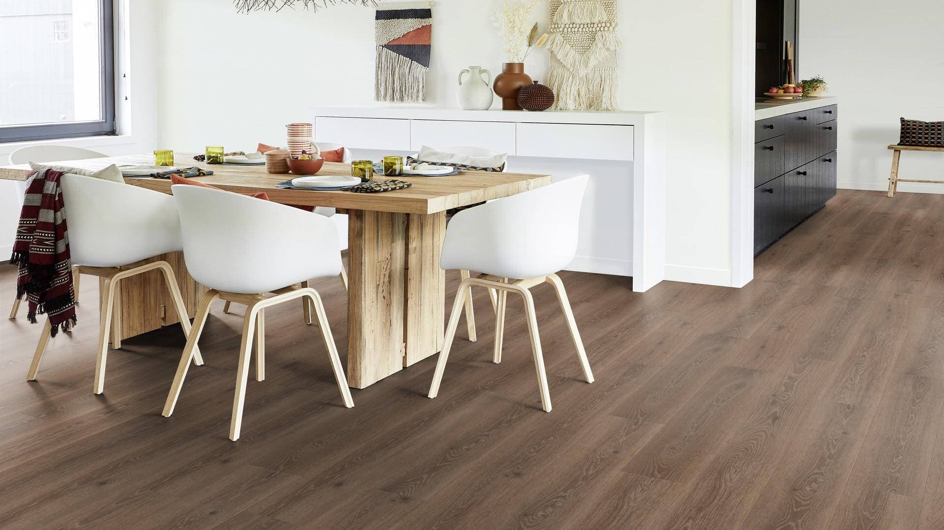 Panele winylowe Tarkett ESSENCE RIGID 30 tribe oak mocha 260032009 klasa 31, gr.5mm, 4V (1opk.=9szt.=2,17m2) 15