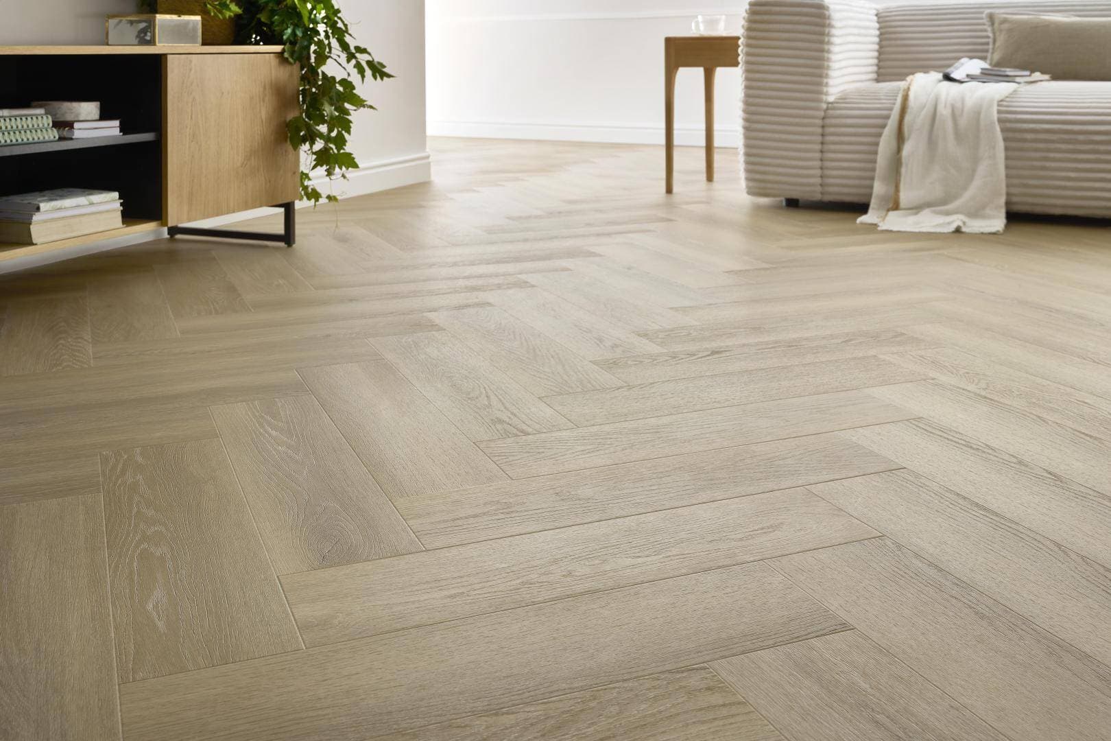 Panele winylowe ARBITON AMARON HERRINGBONE EIR dąb deventer CAS 236 klasa 33, gr.5mm, 4V (1op.=16szt.=1,402m2) jodełka 2