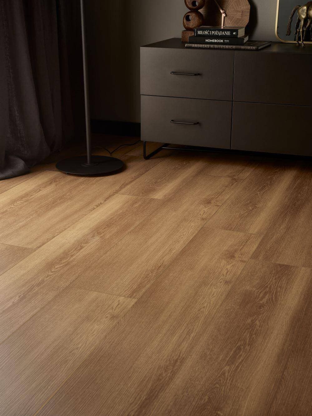 Panele winylowe VOX RIGIO oak appo 6062595 klasa 33, gr.5mm, 4V (1op.=8szt.=2,235m2) 2